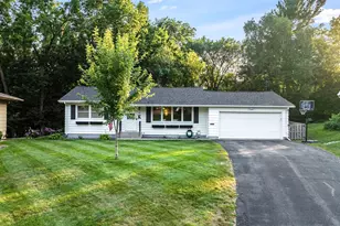 128 Clover Ln, Mankato, MN 56001 - Photo 1