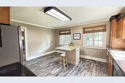 237 E Dahlstrom Avenue, Appleton, MN 56208 - Photo 11