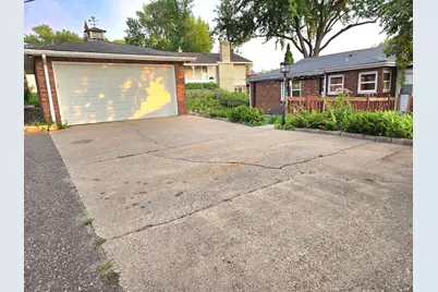 1736 E Shore Drive, Maplewood, MN 55109 - Photo 37