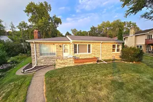 1736 E Shore Dr, Maplewood, MN 55109 - Photo 1