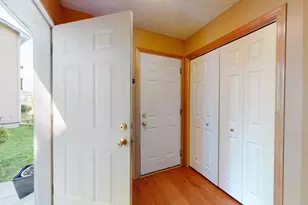 915 Kimberly Ln, Chanhassen, MN 55317 - Photo 3