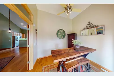 915 Kimberly Lane, Chanhassen, MN 55317 - Photo 17