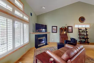 915 Kimberly Ln, Chanhassen, MN 55317 - Photo 13