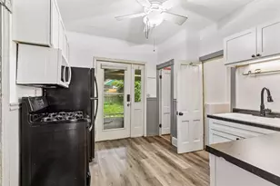 894 Beech St, Saint Paul, MN 55106 - Photo 15