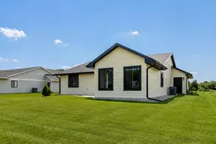 309 Pinehurst Dr, Mankato, MN 56001 - Photo 43