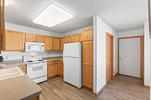 10478 Bay View Ln, Woodbury, MN 55129 - Photo 15