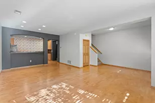 11159 Kinsley St, Eden Prairie, MN 55344 - Photo 9