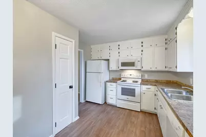 2300 13th Avenue E, North Saint Paul, MN 55109 - Photo 11