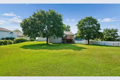 16218 Parkview Drive SE, Prior Lake, MN 55372 - Photo 3