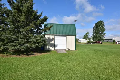 220 4th Avenue SW, Baudette, MN 56623 - Photo 11