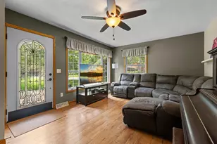 824 Craig Ave SW, Hutchinson, MN 55350 - Photo 9