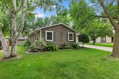824 Craig Avenue SW, Hutchinson, MN 55350 - Photo 5