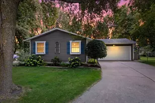 824 Craig Ave SW, Hutchinson, MN 55350 - Photo 1