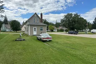 824 Labree Ave N, Thief River Falls, MN 56701 - Photo 3