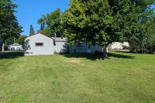 808 S 11th St, Montevideo, MN 56265 - Photo 3
