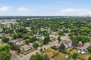 620 17th St N, Moorhead, MN 56560 - Photo 33