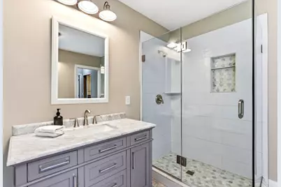 1922 Oakland Road, Minnetonka, MN 55305 - Photo 19