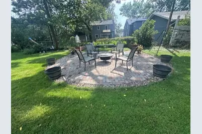 1102 10th Street NW, Austin, MN 55912 - Photo 3