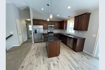3423 Maple Drive S, Cambridge, MN 55008 - Photo 5