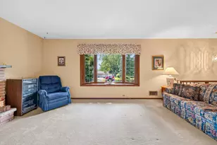420 N Comstock Ln N, Plymouth, MN 55447 - Photo 7