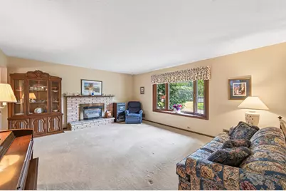 420 N Comstock Lane N, Plymouth, MN 55447 - Photo 5