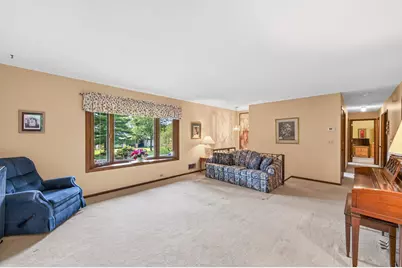 420 N Comstock Lane N, Plymouth, MN 55447 - Photo 9