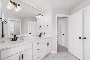 5019 Airlake Dr, Woodbury, MN 55129 - Photo 21