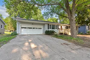 1209 7th St SE, Waseca, MN 56093 - Photo 3