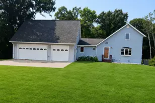 3325 Lakewood Dr, Fergus Falls, MN 56537 - Photo 1