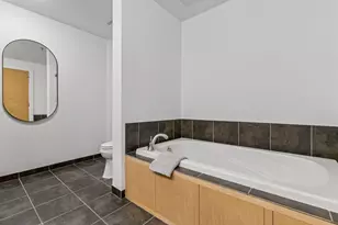 215 10th Ave S, Minneapolis, MN 55415 - Photo 17