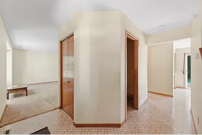 9391 Knighton Road, Woodbury, MN 55125 - Photo 5