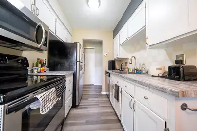 917 11th Avenue S #2, Hopkins, MN 55343 - Photo 3