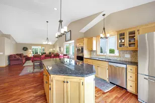 13230 Galena Way, Apple Valley, MN 55124 - Photo 9