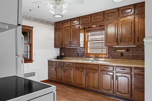 423 S 1st St, La Crescent, MN 55947 - Photo 9