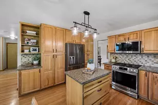 17004 Raleigh Ln, Eden Prairie, MN 55347 - Photo 7