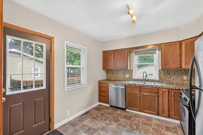 413 3rd Avenue E, Shakopee, MN 55379 - Photo 9