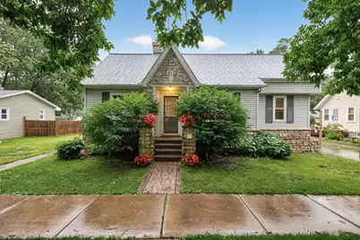 413 3rd Avenue E, Shakopee, MN 55379 - Photo 1