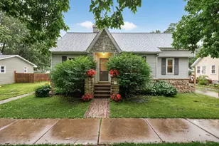 413 3rd Ave E, Shakopee, MN 55379 - Photo 1