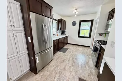 719 N Broadway, Fergus Falls, MN 56537 - Photo 11