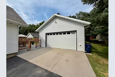 719 N Broadway, Fergus Falls, MN 56537 - Photo 3