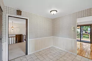 1858 Merrill St, Roseville, MN 55113 - Photo 11