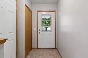 2085 St Johns Ct, Woodbury, MN 55129 - Photo 3