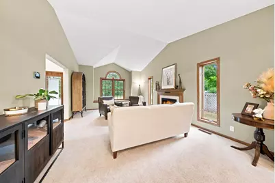 624 Galahad Road N, Hudson, WI 54016 - Photo 5
