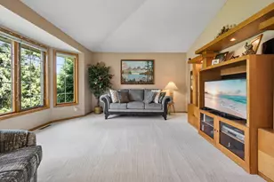 191 S Shore Ct, Chanhassen, MN 55317 - Photo 23