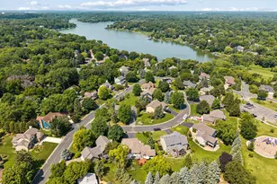 191 S Shore Ct, Chanhassen, MN 55317 - Photo 7