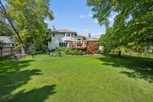 191 S Shore Ct, Chanhassen, MN 55317 - Photo 17