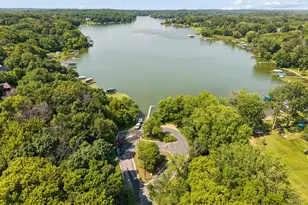 191 S Shore Ct, Chanhassen, MN 55317 - Photo 11