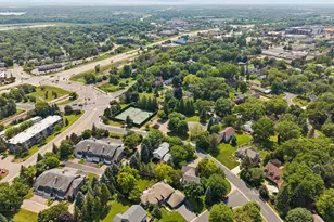 191 S Shore Ct, Chanhassen, MN 55317 - Photo 5