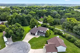 2466 Highview Ln SW, Rochester, MN 55902 - Photo 3