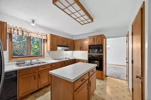 2466 Highview Ln SW, Rochester, MN 55902 - Photo 11